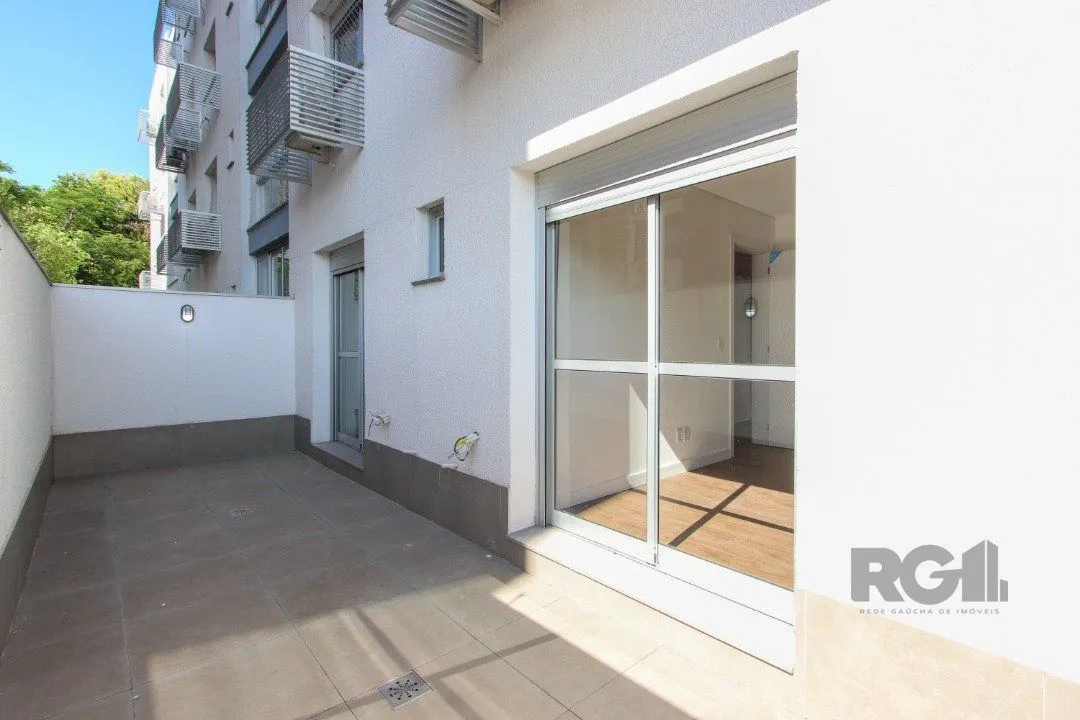 Imagem Apartamento em Porto Alegre no Bairro Petrópolis, de 2 quartos, GARDEN , semi mobiliado