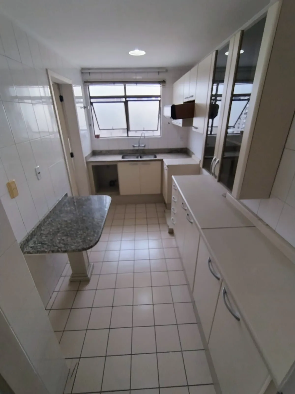 Imagem Apartamento 2 quartos, sacada com churrasqueira e garagem no bairro Cidade Baix