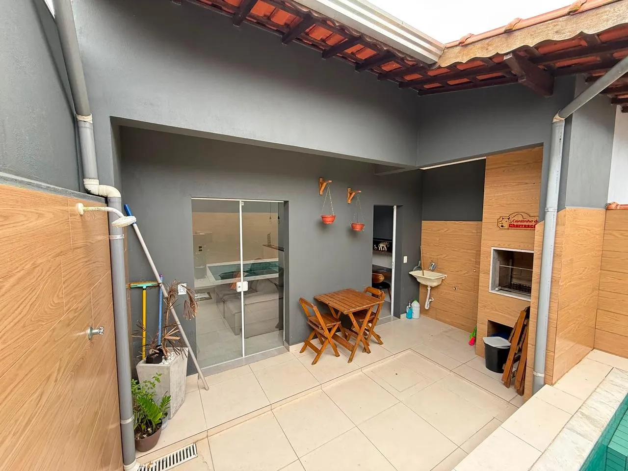 Imagem Casa para Venda em Mongaguá, Itaóca, 2 dormitórios, 1 suíte, 1 banheiro, 2 vagas