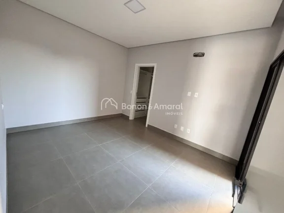 Imagem Casa térrea em obra, localizada no Condomínio Terras da Estância, em Paulínia. Será entregue co...