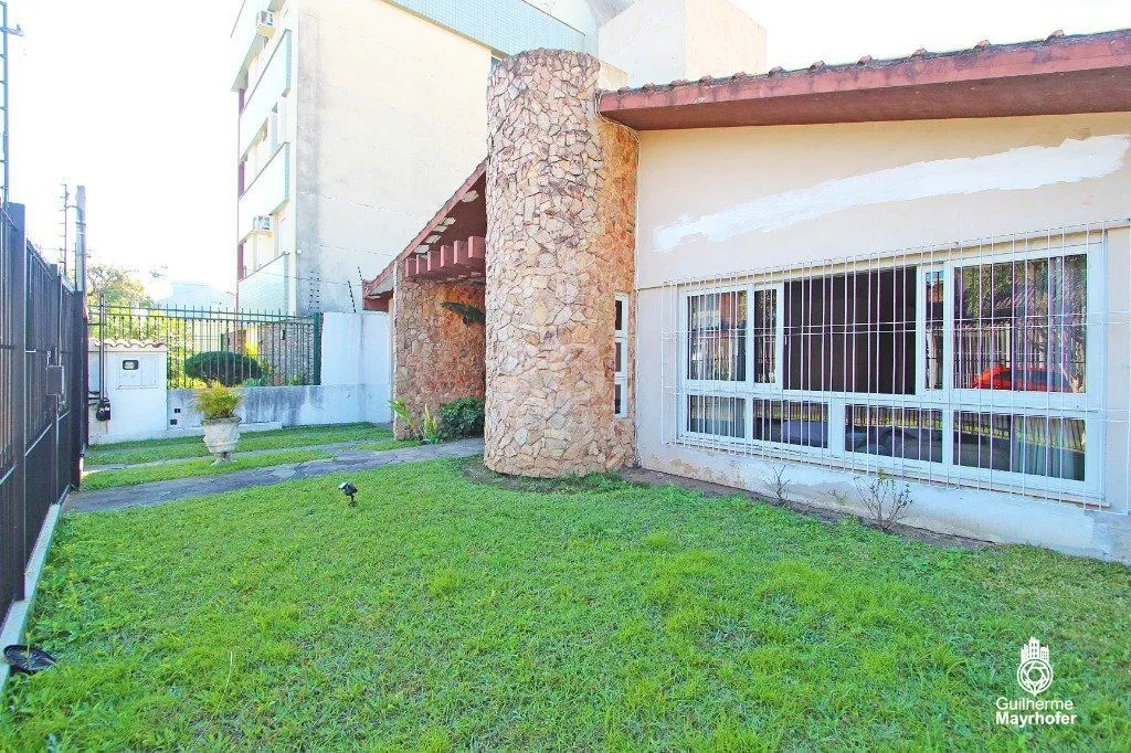 Imagem Casa para Venda - 215m², 3 dormitórios, sendo 1 suites, 3 vagas - Sarandi