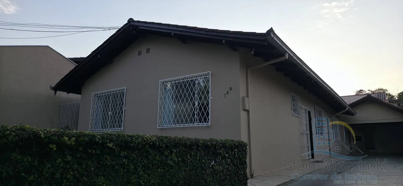 Foto do imóvel Casa Averbada à Venda no Bairro Itaum, 4 dormitórios