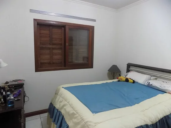 Imagem Imperdível! Casa Charmosa em Garopaba-SC com 3 Quartos, 2 Banheiros e Perto das Dunas!