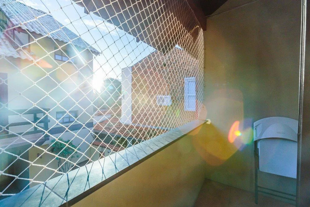 Imagem Casa 160m² - 3 dormitórios, 1 suíte, churrasqueira, terraço e 2 vagas de garagem no Guarujá
