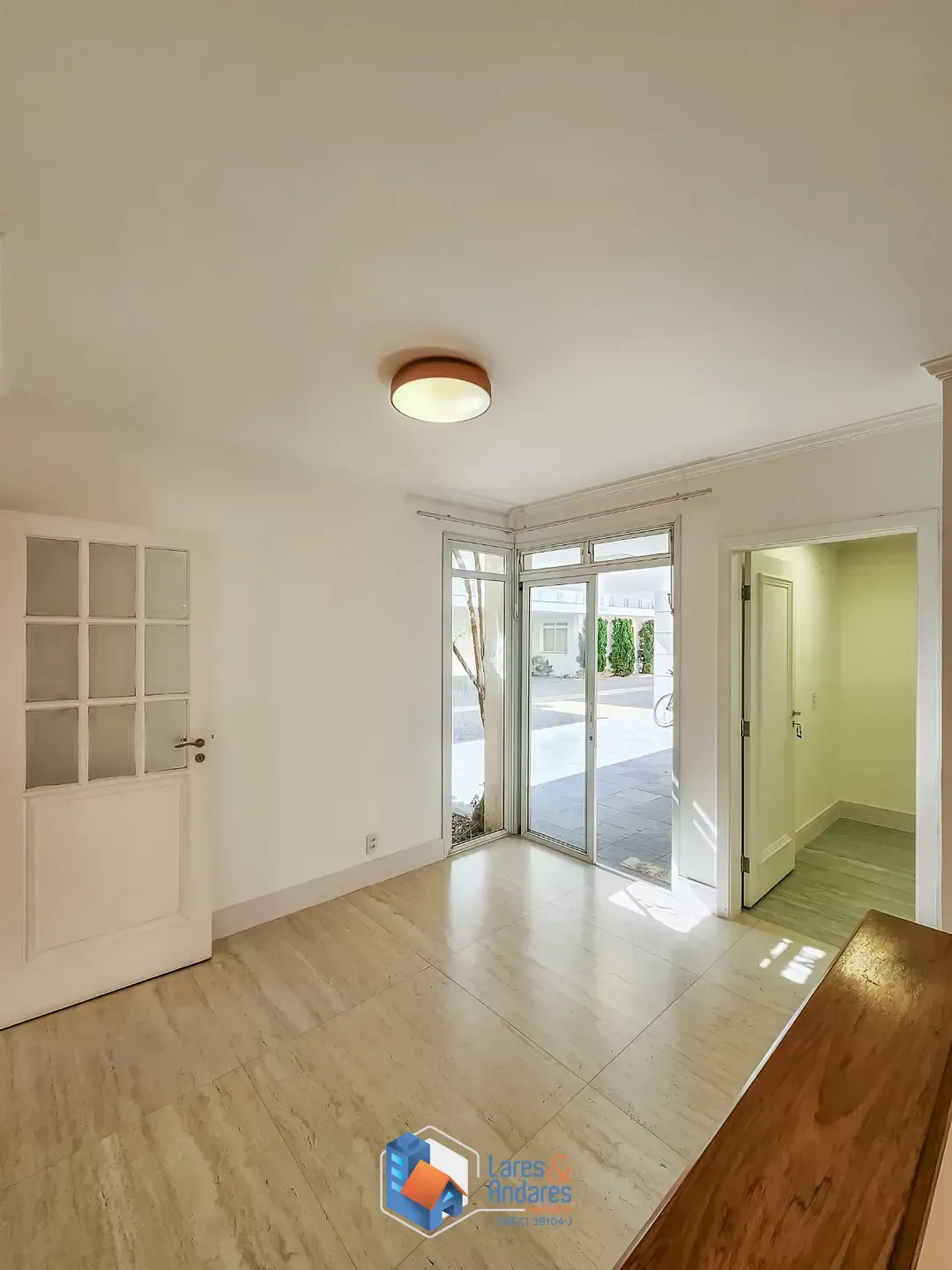 Imagem Casa no condomínio Condomínio Stephanie para venda com 4 quartos, sendo 2 suítes, 315m²