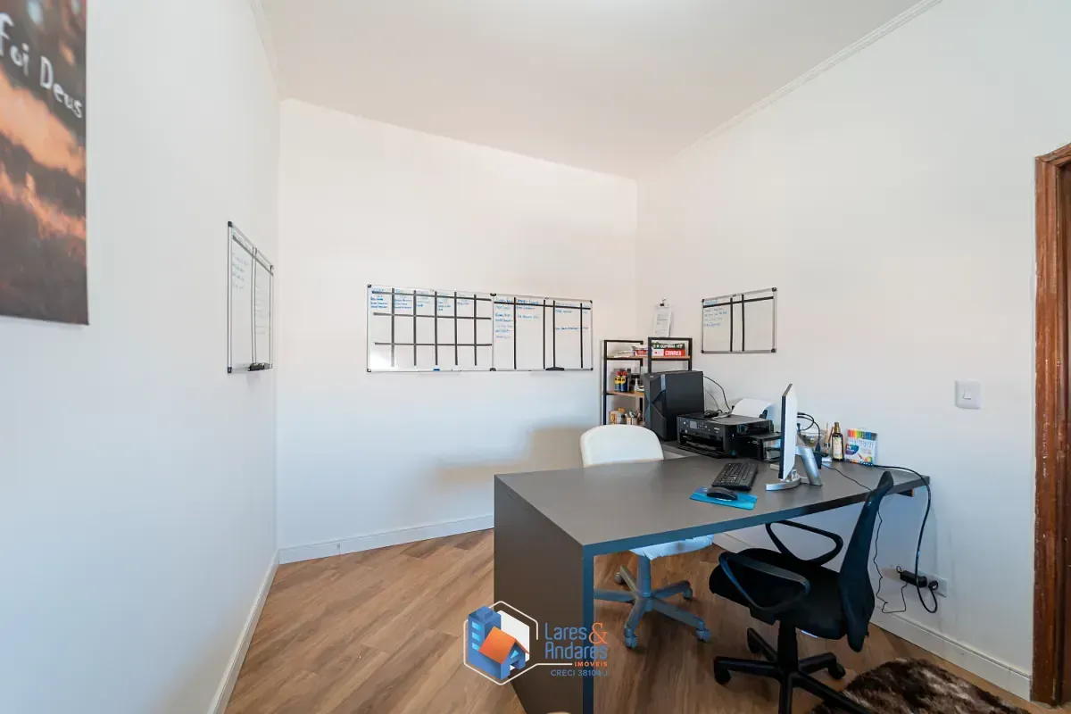 Imagem Casa para venda em Cidade Domitila com 3 quartos, sendo 1 suíte, 473m²