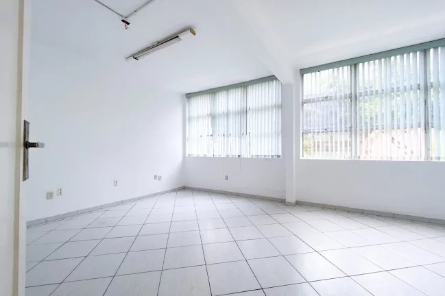 Foto do imóvel Conjunto Comercial de Alto Padrão na Consolação: 3 Salas, 1 Vaga, 84m² - Venda ou Locação em São Paulo-SP!