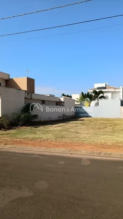 Imagem Excelente terreno de com 300m², totalmente plano. Terreno quitado e escriturado, documentação em ...