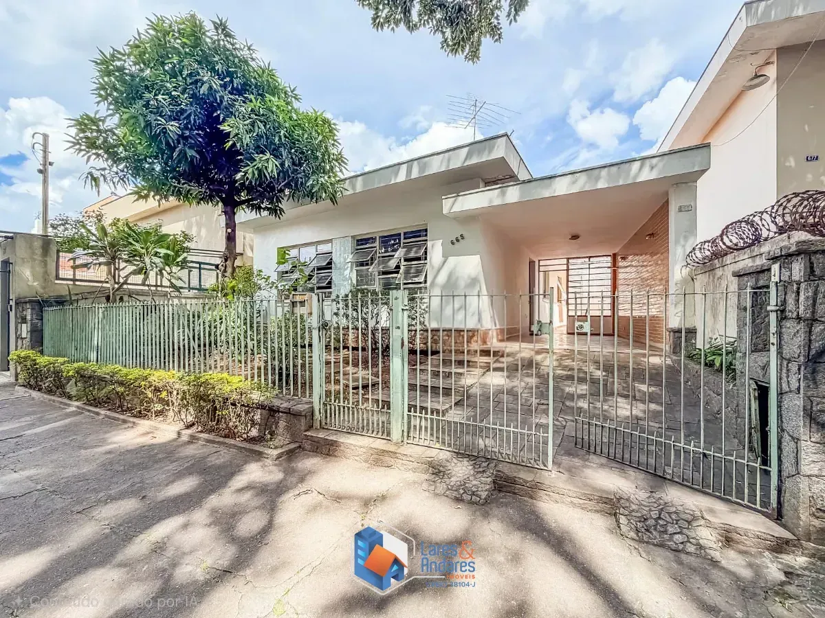 Foto do imóvel Casa para venda em Lapa com 6 quartos, sendo 2 suítes, 132m² em Rua Albion