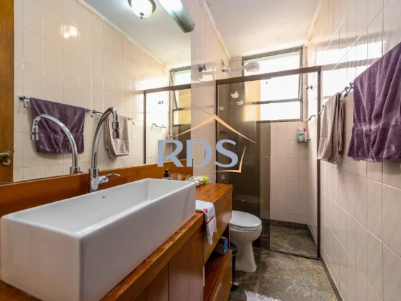 Imagem Oportunidade ! Apartamento 190 m² ! 03 dormitórios 01 suíte 01 dormitório com varanda. Próximo metrô Oscar Freire
