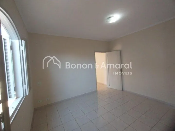 Imagem Casa à Venda com 4 Quartos no Taquaral