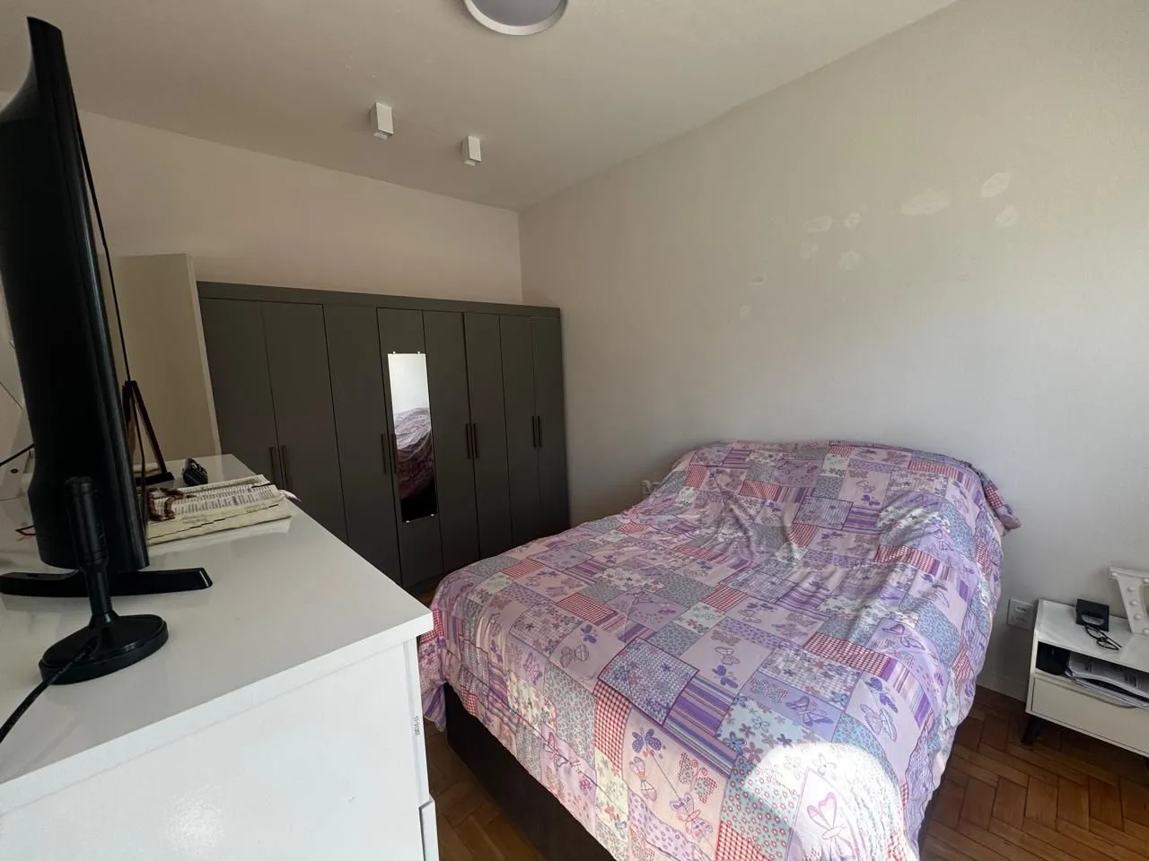 Imagem Apartamento de 2 Dormitórios totalmente reformado com churrasqueira