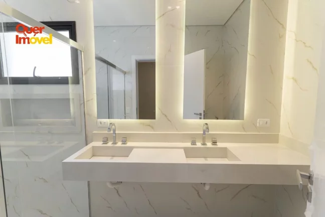Imagem Imóvel de alto padrão no Condomínio Alphaville 1 em Ribeirão Preto-SP 3 suítes, 2 salas, 5 banheiros e 4 vagas 279,00 m² Quer Imóvel Negócios Imobiliários
