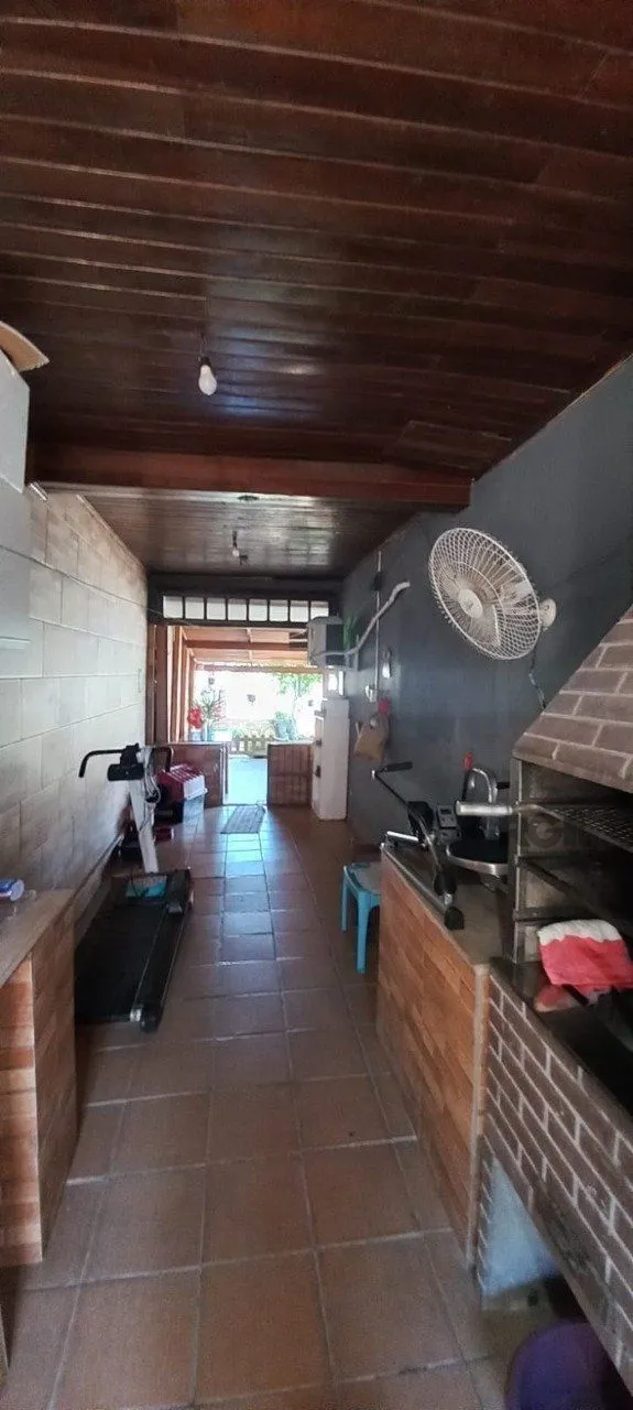 Imagem OPORTUNIDADE DE NEGOCIO, CASA A VENDA NA ZONA SUL, BAIRRO LAMI