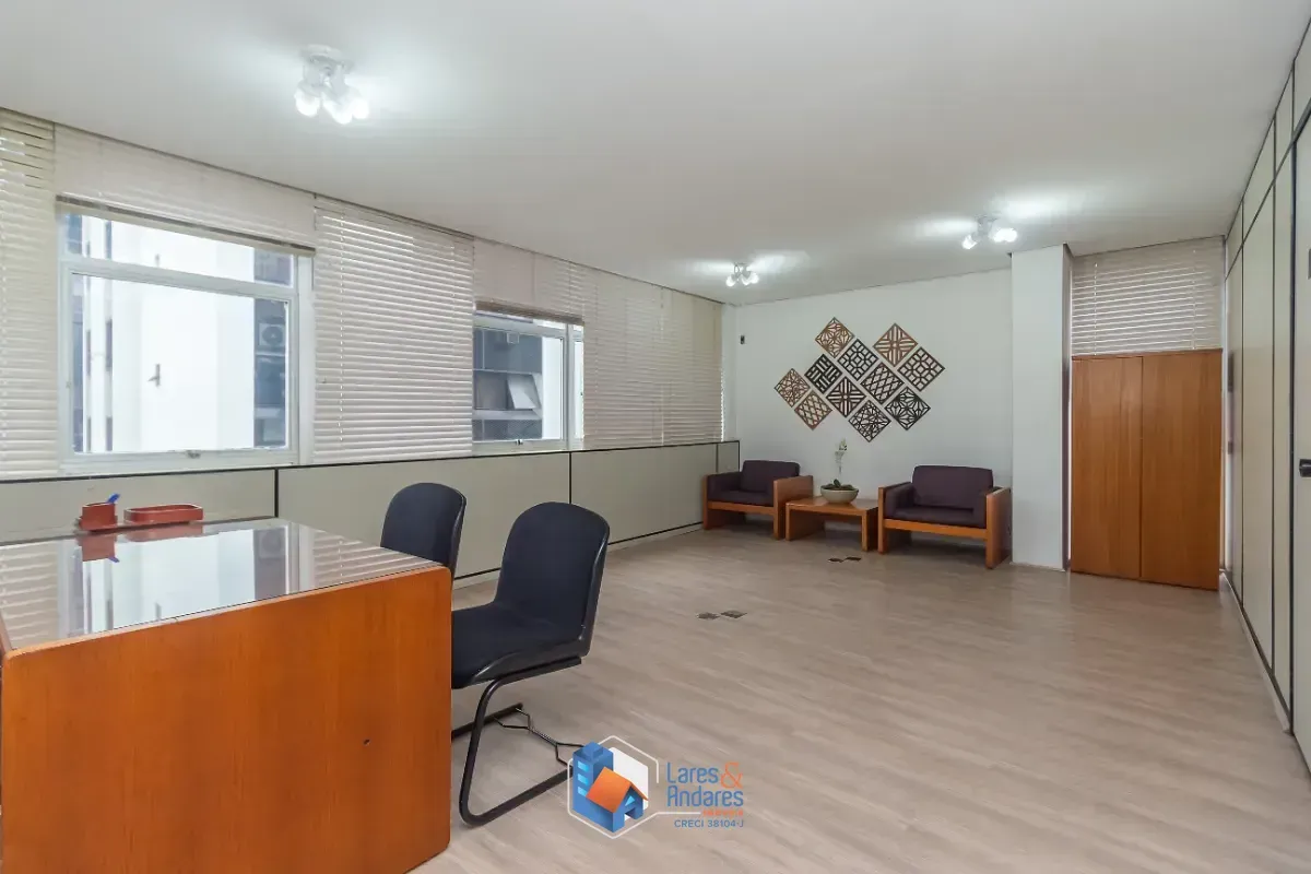 Imagem Conjunto comercial para venda em Cerqueira César, 82m²