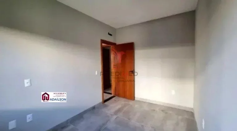 Imagem Casa com 3 Quartos e 2 banheiros à Venda, 99 m² por R$ 735.000 Há 5 minutos de centro