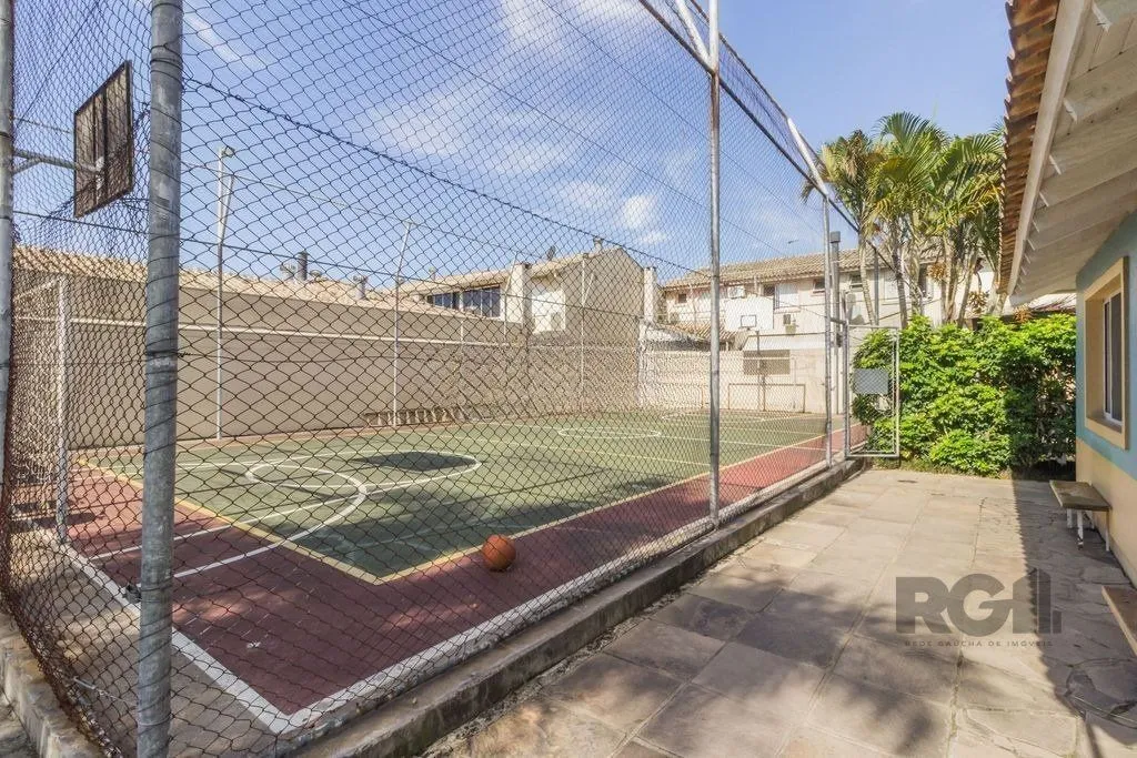 Imagem Casa em condomínio fechado - 70m², 2 dormitórios, 1 vaga de garagem no bairro Humaitá