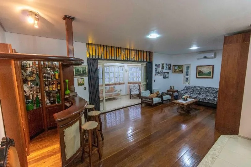 Imagem Casa para Venda - 231.72m², 4 dormitórios, sendo 1 suites, 3 vagas - Tristeza