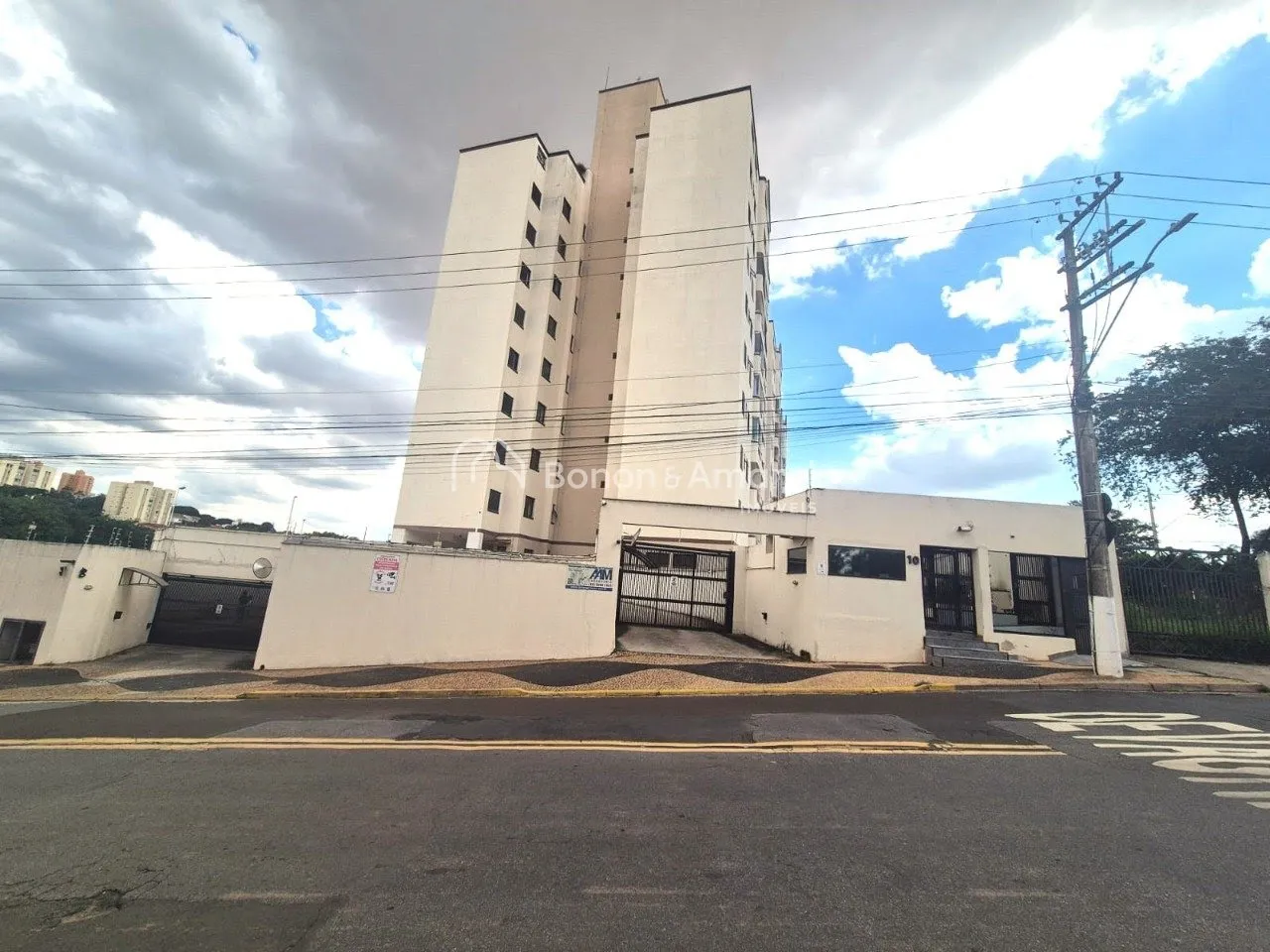 Imagem Apartamento a venda excelente localização, 3 quartos, sacada, 2 vagas livres e cobertas,condominio lazer completo