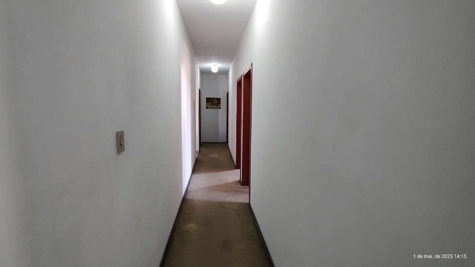 Imagem Apartamento de 4 dormitórios, 2 suítes, living amplo e arejado com sacada.