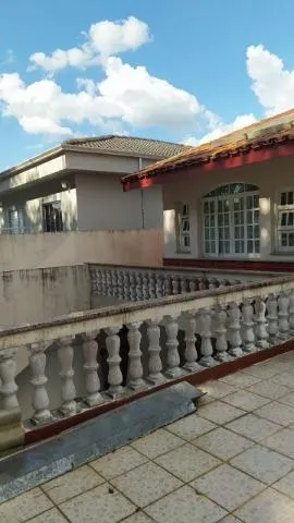 Imagem VENDA DE SOBRADO NO BARBOSAS, EM ARUJÁ/SP, 352m² com 5 quartos, 3 suítes. CONSULTE-NOS.