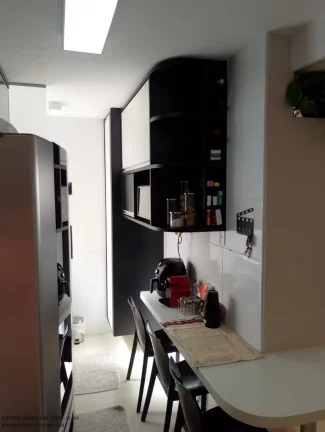 Imagem Apartamento à venda em Lauro de Freitas - Buraquinho: 3 quartos, 1 suíte, 2 salas, 1 banheiro, 1 vaga de garagem, 71m²