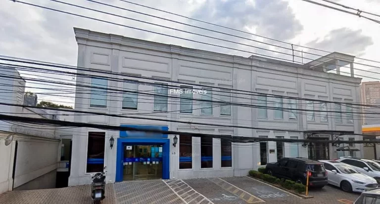 Foto do imóvel Loja comercial de alto padrão para locação em Alto de Pinheiros, 6 vagas de garagem e 440m² de área.