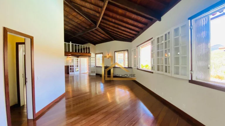Imagem Casa com 6 quartos e 4 suítes à venda, 348 m² por R$ 1.500.000 - Albuquerque - Teresópolis/RJ