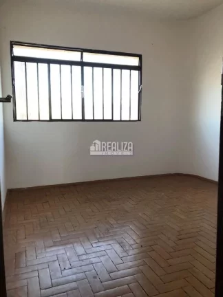 Imagem Apartamento à venda com 3 dormitórios no Bairro Olinda, Uberaba