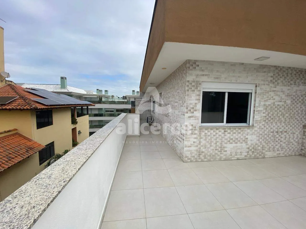 Imagem Cobertura Duplex à venda l 3 quartos, 1 suíte l140m² l Cachoeira do Bom Jesus - Florianópolis/SC