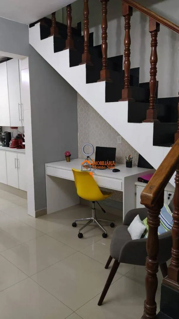 Imagem Sobrado com 3 dormitórios à venda, 247 m² por R$ 650.000,00 - Picanço - Guarulhos/SP