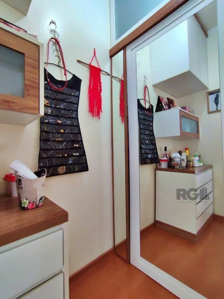 Imagem Casa 4 quartos no bairro Partenon, em Porto Alegre