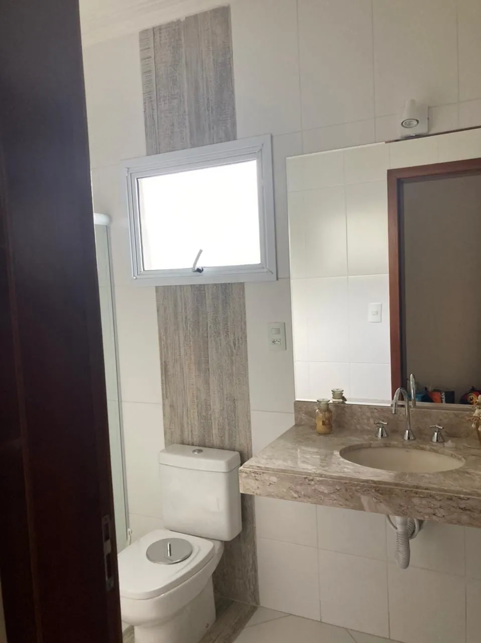 Imagem Casa à venda 4 Quartos, 4 Suites, 5 Vagas, 300M², Piracangaguá, Taubaté - SP | Condomínio Ouroville
