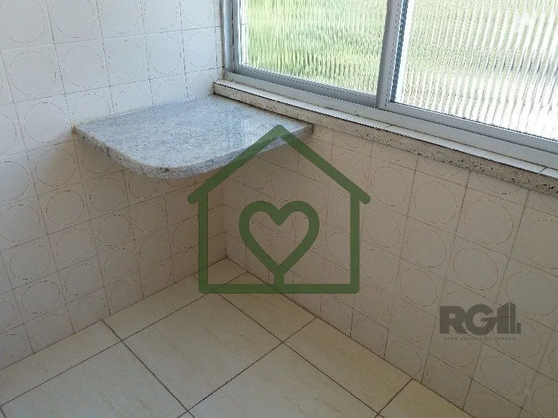 Imagem Apartamento localizado no bairro Passo D'Areia, com 78m² no 4º andar. Imóvel com 3 dormitórios, ...