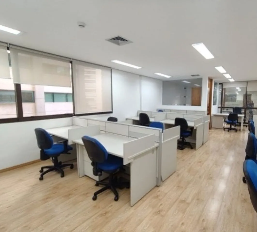 Imagem Sala comercial com 251m², para locação, com salas e vão livre, 6 vagas, na Vila Olímpia