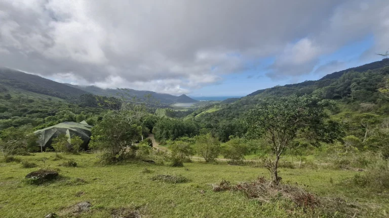 Imagem Terreno à Venda com Vista para o Mar e Lagoa do Macacu - 9,3 Hectares em Garopaba-SC!