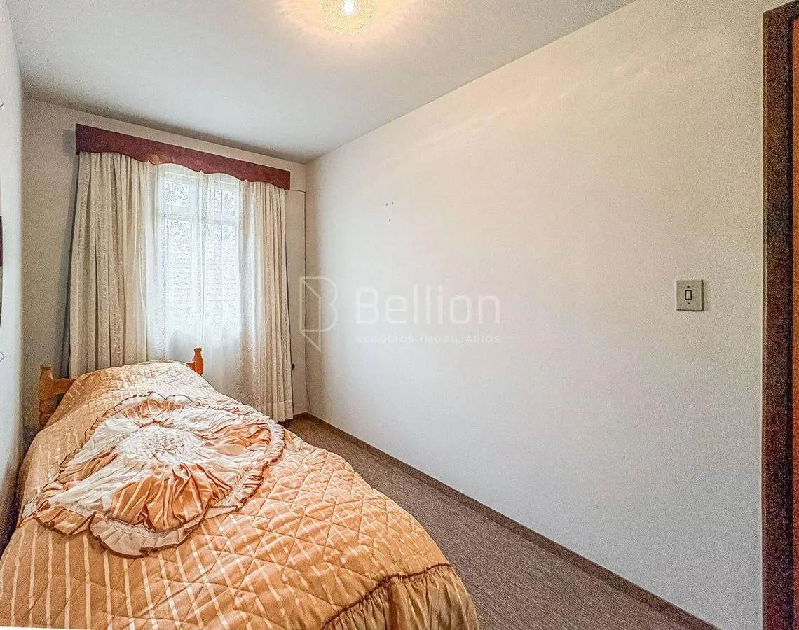 Imagem Casa com amplo terreno e potencial residencial/comercial no Centro de Rio dos Cedros