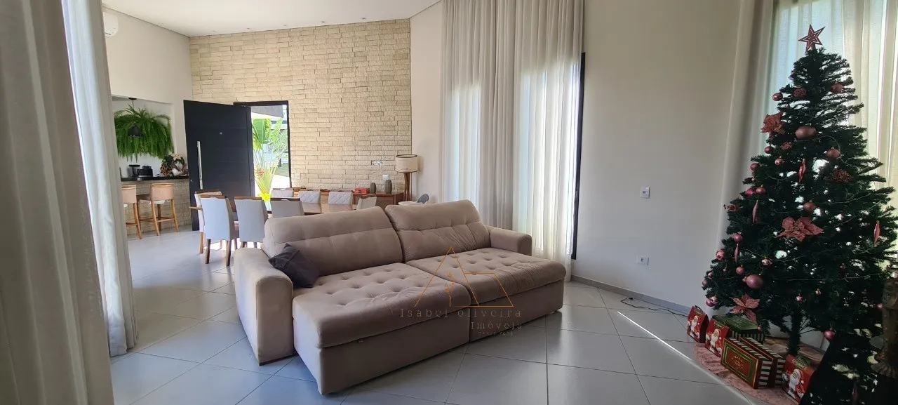 Imagem Imperdível! Casa à venda em Salto-SP, Condomínio Terras de Mont Serrat. 4 quartos, 2 suíte, 2 salas, 6 banheiros, 6 vagas de garagem, 335m².