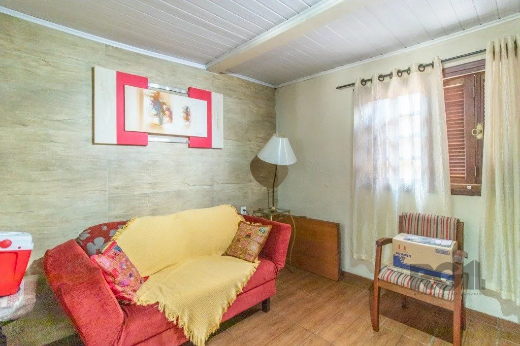 Imagem Casa com 3 dormitórios e 3 vagas no bairro Santa Tereza