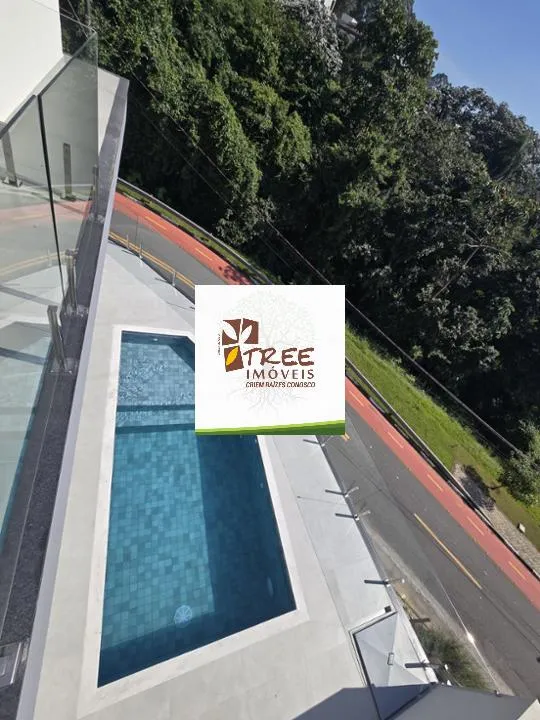 Imagem VENDA DE SOBRADO DE ALTO PADRÃO NO CONDOMÍNIO REAL PARK, EM ARUJÁ/SP, 345m² com 4 suítes, suíte máster com hidro, área gourmet e piscina. CONSULTE-NOS