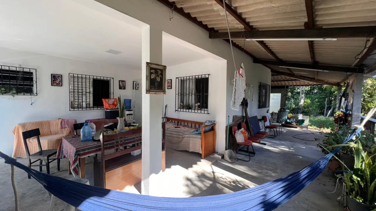 Imagem Casa térrea avarandada porteira fechada em terreno de 980 m² à 500mts da Represa de Itupararanga