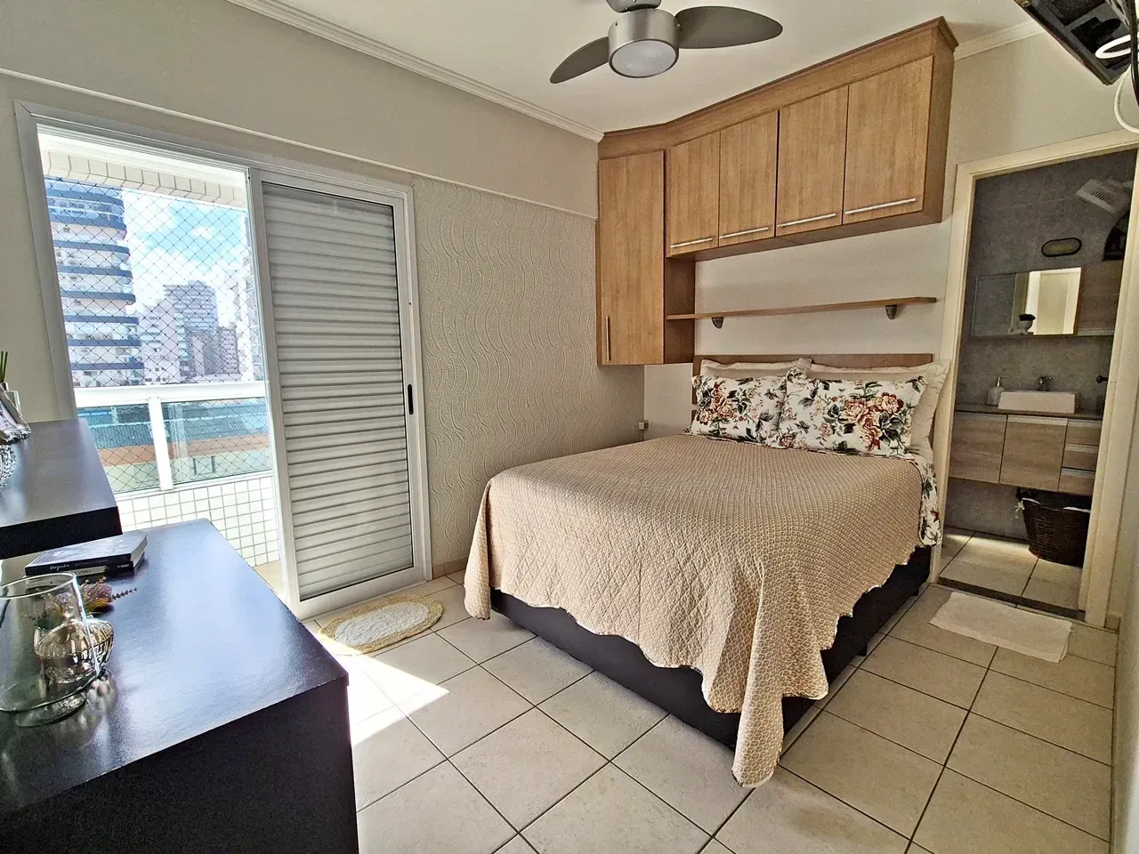 Imagem Apartamento com 2 Quartos à Venda, 60 m² em Mirim - Praia Grande