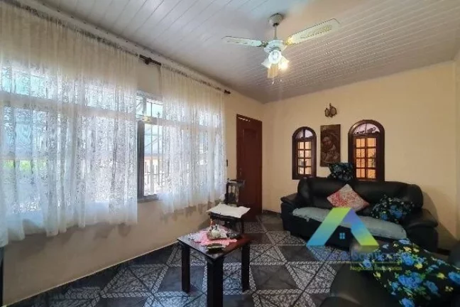 Foto do imóvel Casa à venda com 180m², 4 quartos e 2 vagas