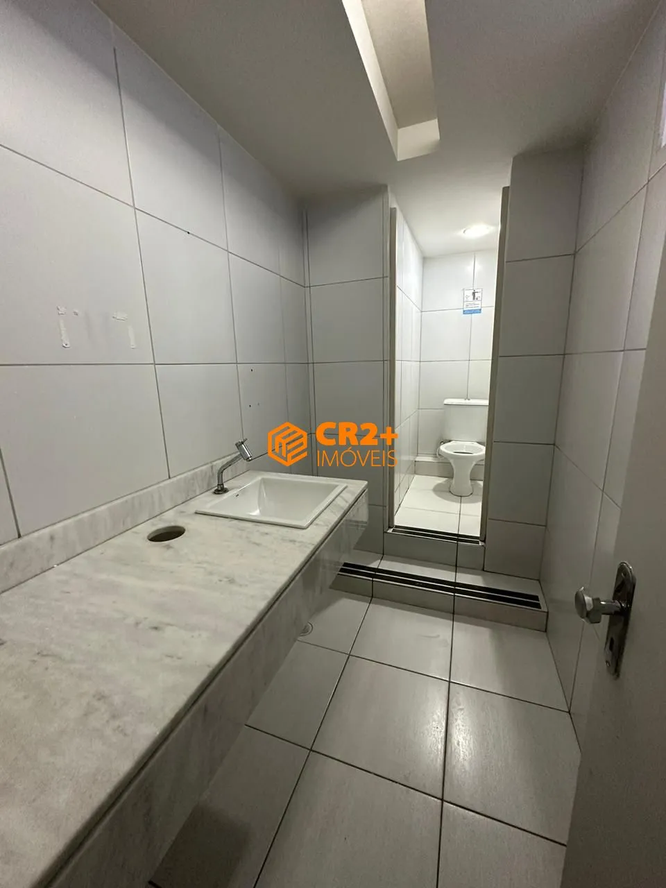 Imagem Vendo ou loco Prédio comércial 560 m² - Av. Agamenom Magualhães