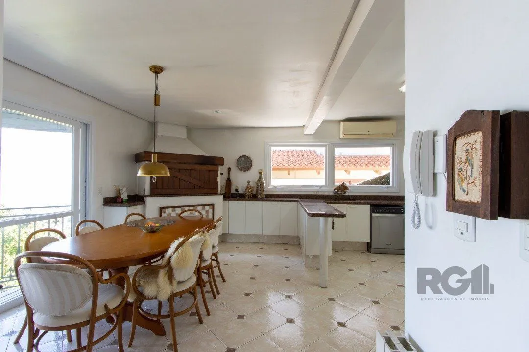 Imagem Casa deslumbrante vista do Guaiba, 3 dormitórios, sendo 1 suite master com closet e banheira de hidro com vista para o rio