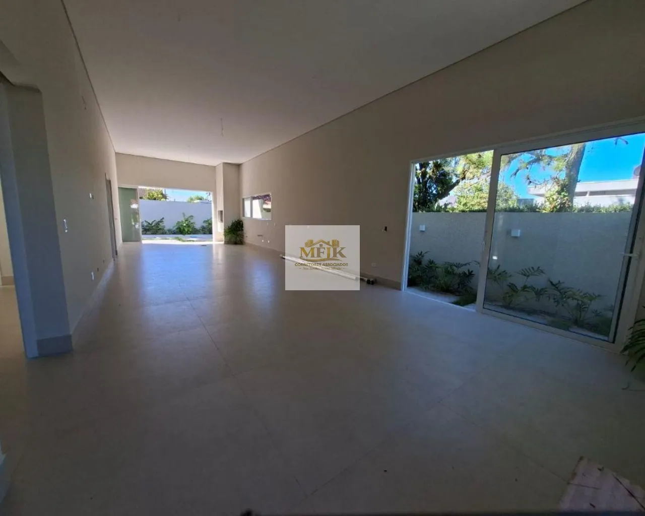 Imagem CASA COM 3 SUITES A VENDA NO ATAMI