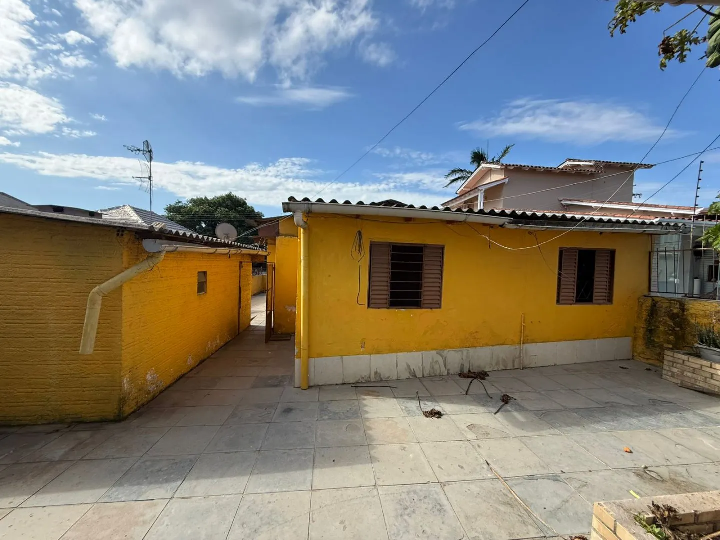 Imagem EXCELENTE OPORTUNIDADE!!! Terreno com Duas Casas à Venda - VIAMÓPOLIS