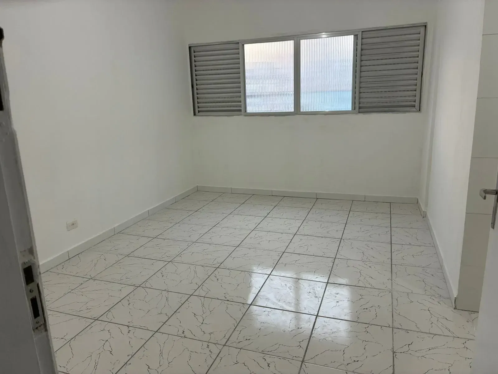 Imagem Kitnet com 1 Quarto à Venda, 30 m² em Itararé - São Vicente