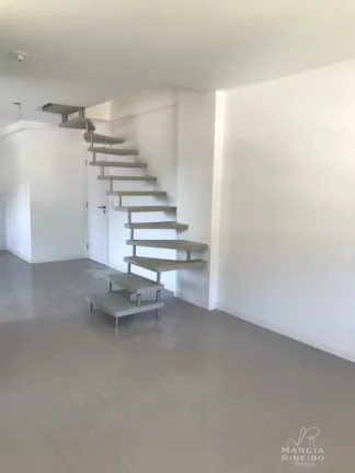 Imagem DUPLEX novo na Trindade com 3 quartos