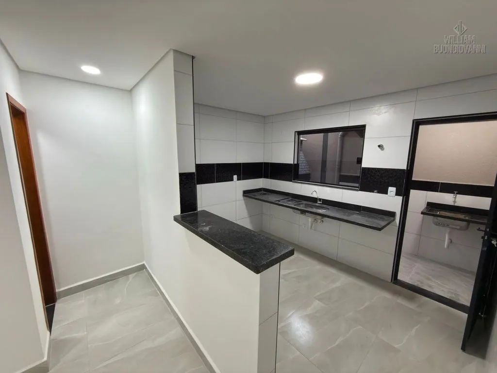 Imagem Casa de Condomínio com Quintal e Churrasqueira!!